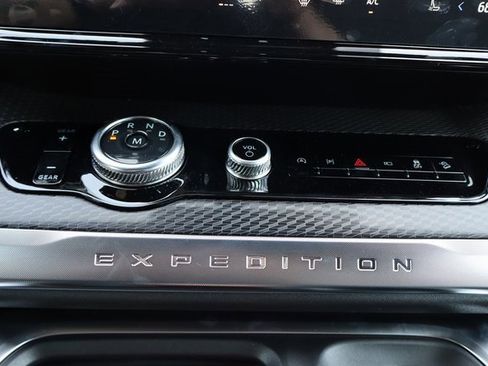 New 2025 Ford Expedition Max Platinum w/ Stealth Appearance Package image 10