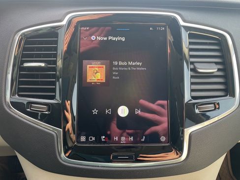 Certified 2023 Volvo XC90 B6 Plus w/ Protection Package Premier image 39