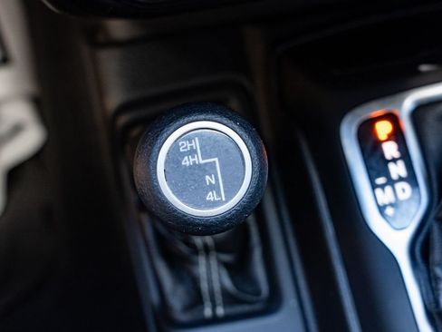 Used 2021 Jeep Wrangler Unlimited Sahara w/ Uconnect 4C Nav & Sound Group AWD/4WD image 20