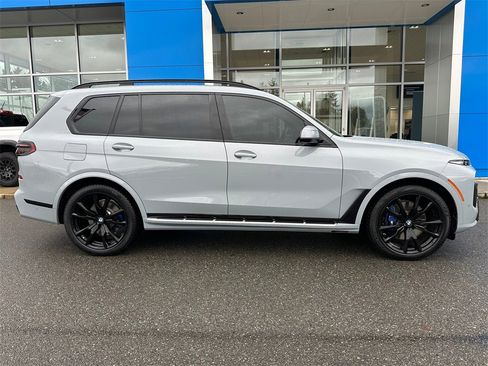 Used 2025 BMW X7 xDrive40i w/ Executive Package image 6