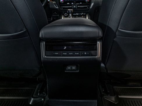 Used 2024 Lexus GX 550 w/ Cold Area Package AWD/4WD image 24
