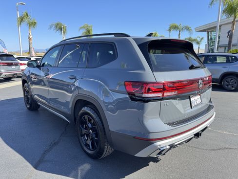 Used 2026 Volkswagen Atlas Peak Edition AWD/4WD image 8