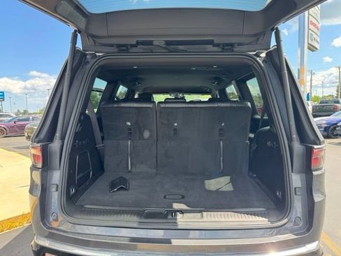 Used 2024 Jeep Wagoneer Series II w/ Flexible Seating Group AWD/4WD image 10