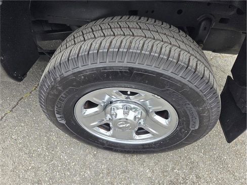 Used 2017 RAM 2500 Tradesman w/ Chrome Appearance Group RWD image 24