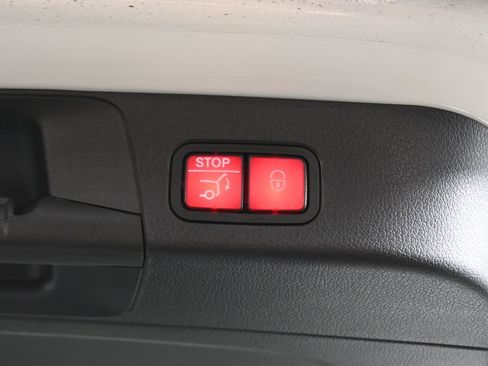 Certified 2026 Mercedes-Benz GLB 250 4MATIC image 34