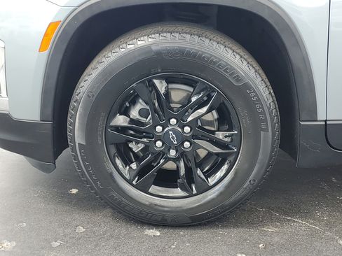 Used 2023 Chevrolet Traverse LS w/ Midnight/Sport Edition image 9