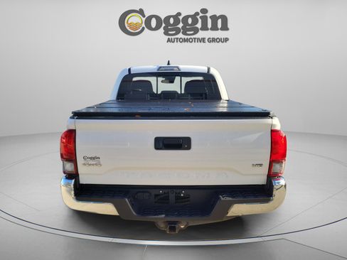 Used 2022 Toyota Tacoma SR5 image 3