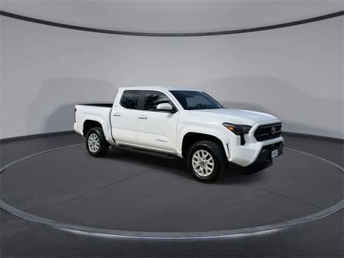 Certified 2025 Toyota Tacoma SR5 image 2