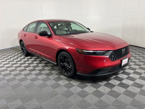 Used 2025 Honda Accord SE image 6