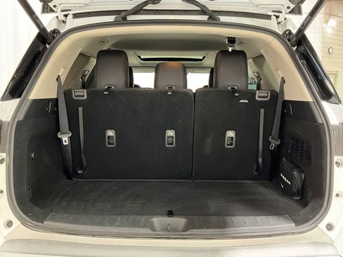Used 2025 Nissan Pathfinder Platinum w/ Cargo Package AWD/4WD image 26