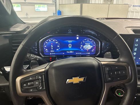 Used 2023 Chevrolet Silverado 1500 High Country w/ Technology Package AWD/4WD image 30