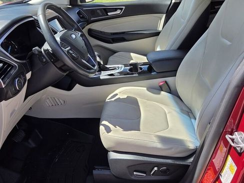 Used 2016 Ford Edge Titanium image 7
