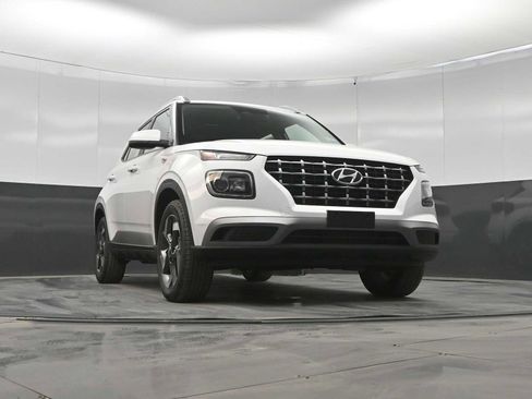 New 2026 Hyundai Venue SEL FWD image 33