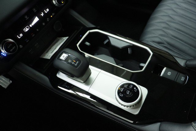 New 2026 Mitsubishi Outlander SEL FWD image 14