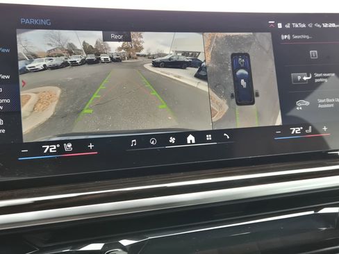 New 2026 BMW X7 M60i image 21