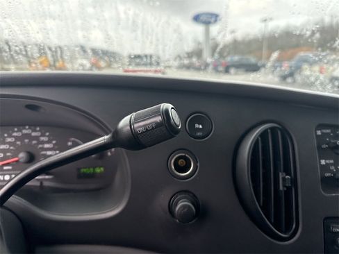 Used 2008 Ford E-350 and Econoline 350 XLT image 21