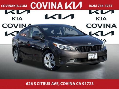 Used 2017 Kia Forte LX image 2