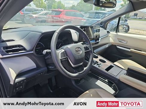 Used 2021 Toyota Sienna XLE w/ XLE Plus Package FWD image 9