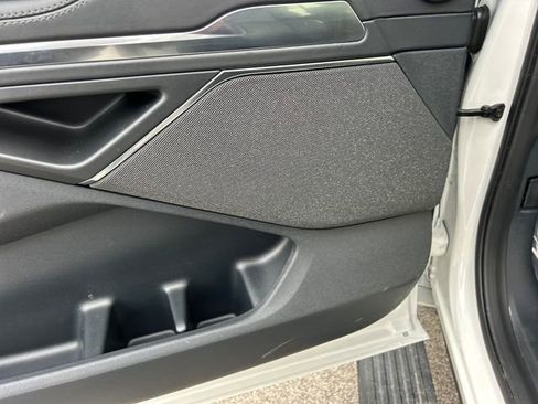 Used 2025 Lincoln Navigator Reserve image 38