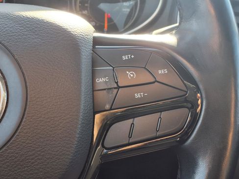 Used 2021 Jeep Cherokee Latitude Plus AWD/4WD image 16
