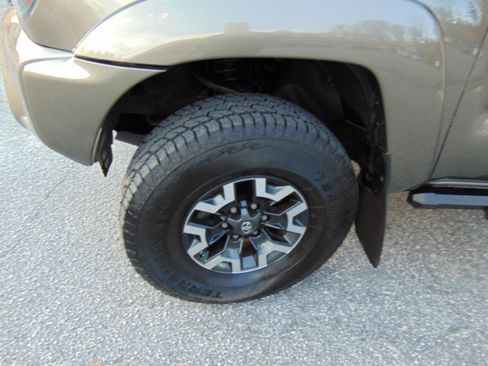 Used 2014 Toyota Tacoma 4x4 Double Cab image 11