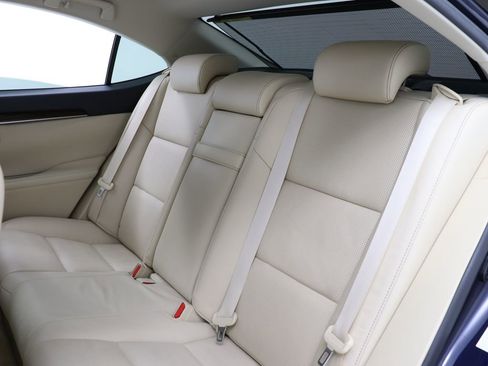 Used 2015 Lexus ES 350 w/ Luxury Package image 30