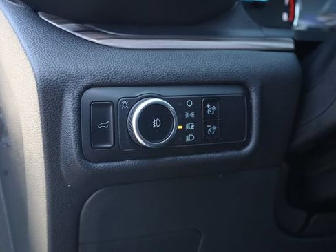 Used 2023 Ford Explorer Limited AWD/4WD image 13