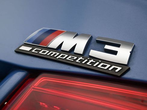 Used 2018 BMW M3 RWD image 28