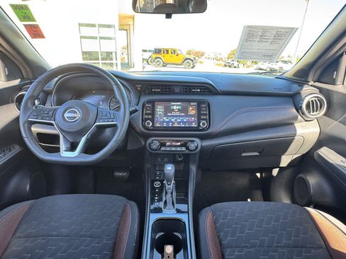 Used 2023 Nissan Kicks SR FWD image 15