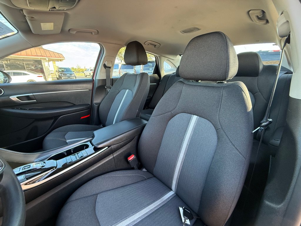Used 2021 Hyundai Sonata SE w/ Winter Weather Package FWD image 16