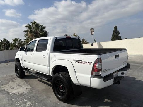 Used 2014 Toyota Tacoma PreRunner image 12
