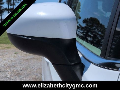 Used 2023 Chrysler Voyager LX FWD image 10