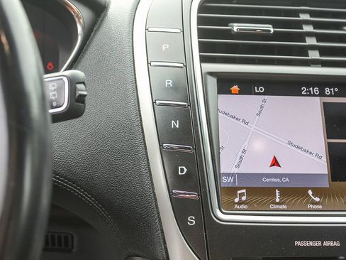 Used 2019 Lincoln Nautilus Select w/ Cargo Utility Package image 24