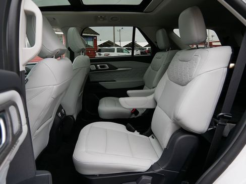 Certified 2025 Ford Explorer Platinum w/ Ultimate Package AWD/4WD image 11