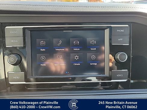 Certified 2022 Volkswagen Jetta SE image 7