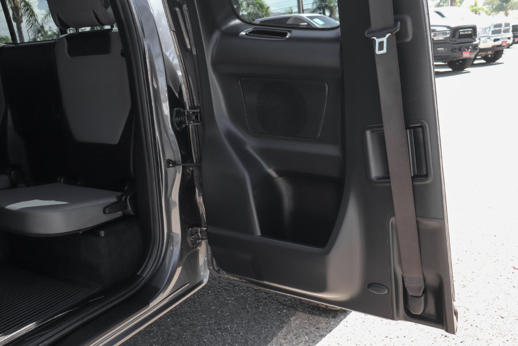 Used 2022 Toyota Tacoma SR5 AWD/4WD image 22