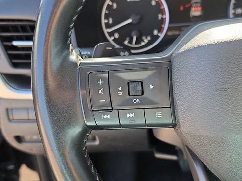 Certified 2025 Nissan Rogue SV FWD image 30
