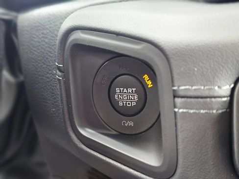 New 2026 Jeep Gladiator Sport AWD/4WD image 17