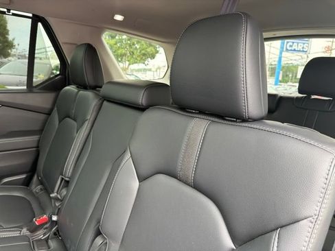 Used 2024 Honda Pilot Touring image 11