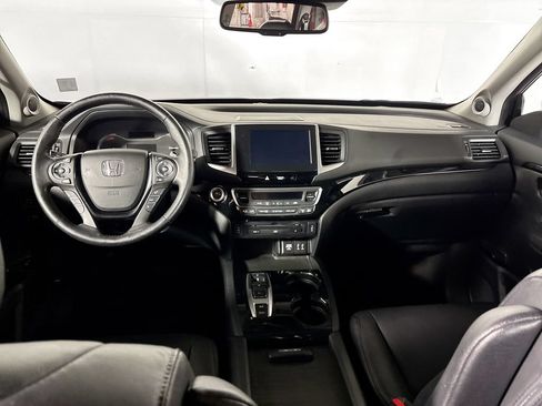 Used 2016 Honda Pilot Touring image 12