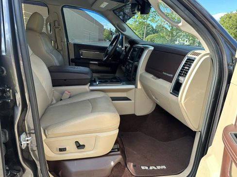 Used 2015 RAM 2500 Laramie w/ Convenience Group image 10