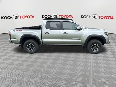 Used 2023 Toyota Tacoma TRD Off-Road w/ Technology Package AWD/4WD image 9