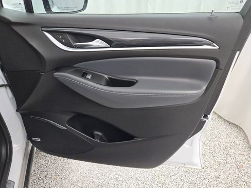 Used 2024 Buick Enclave Premium image 6