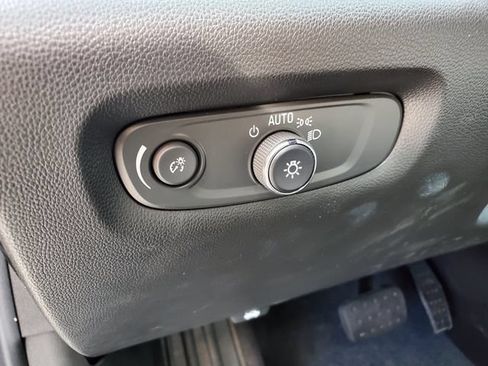 Certified 2023 Chevrolet Traverse LT FWD image 23