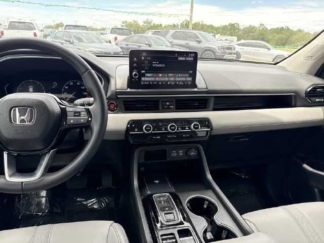 New 2025 Honda Pilot Touring image 22