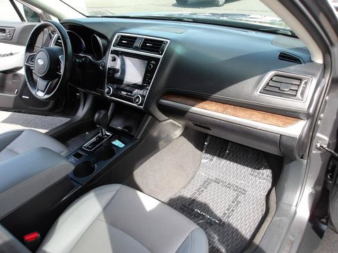 Used 2018 Subaru Outback 2.5i Limited w/ Popular Package #2 AWD/4WD image 13