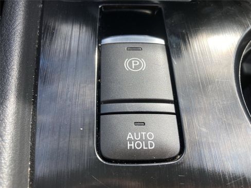 Used 2023 Nissan Rogue SV image 17