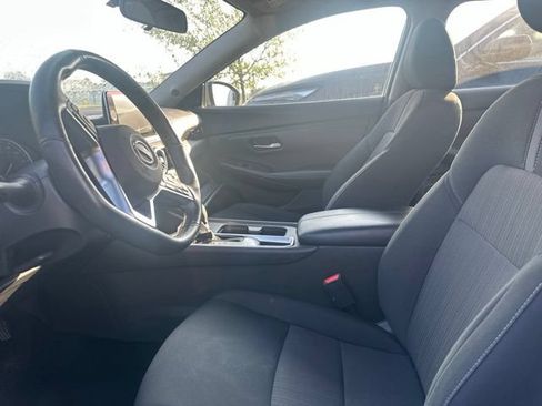 Used 2025 Nissan Sentra SV w/ All-Weather Package FWD image 16
