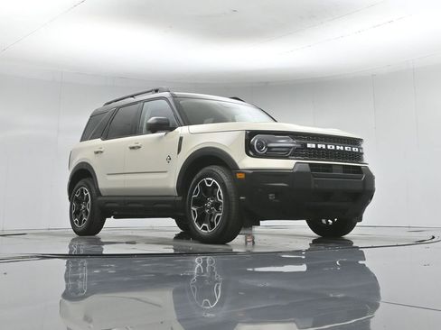 Used 2025 Ford Bronco Sport Outer Banks w/ Outer Banks Tech Package+ AWD/4WD image 49