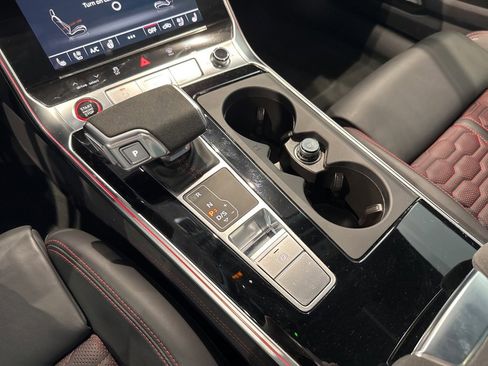 Used 2024 Audi RS 6 performance image 25